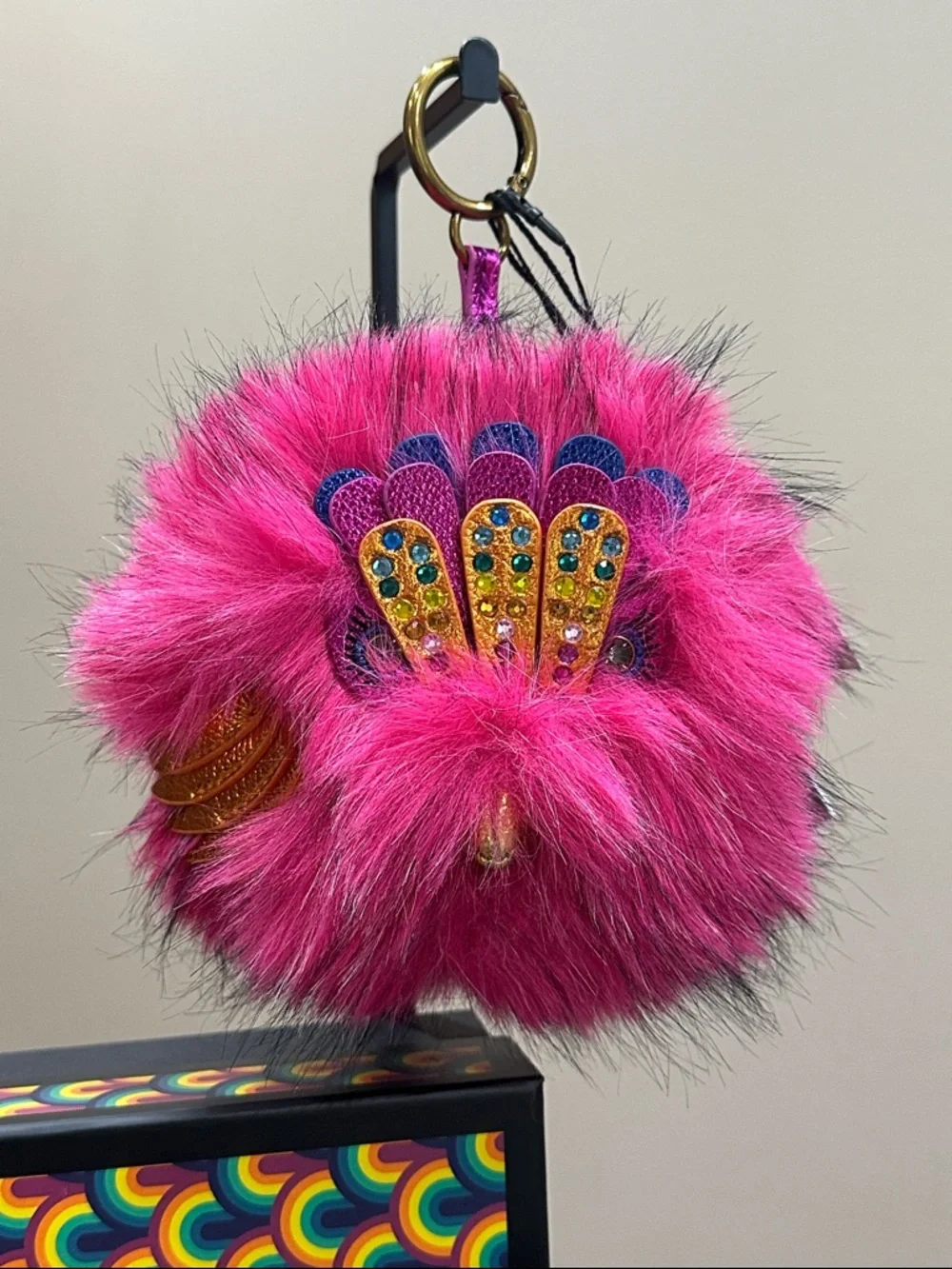 Kurt Geiger 💖Faux Fur Pom Pom Keyring - Picture 2 of 5